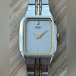 Seiko Rare Vintage Ladies Watch Two-Tone Bracelet Silver Dial Gold Hands
